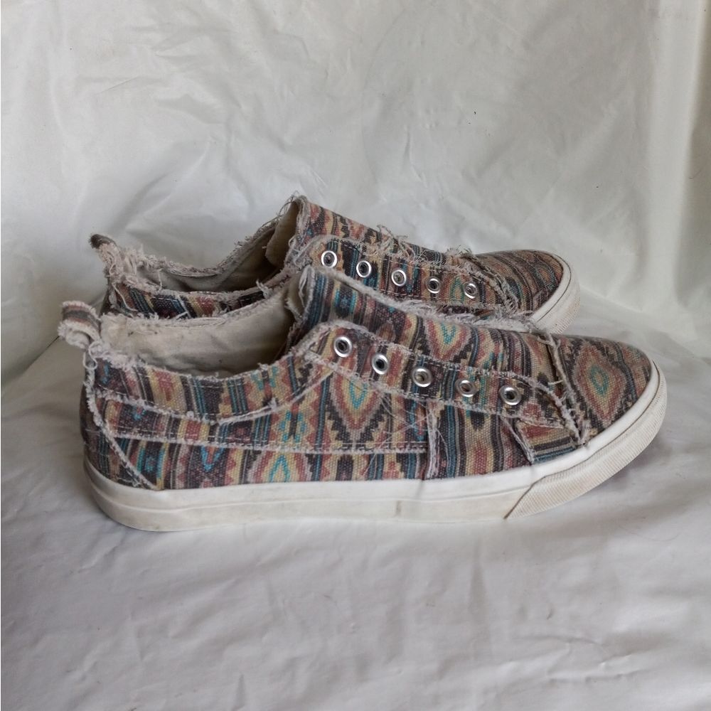 Corkys Babalu Pink Aztec Womens Casual Shoes Size 8